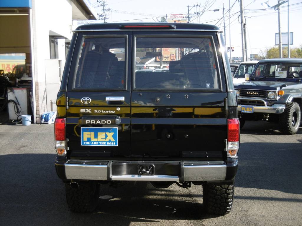 実際にご来店の難しい遠方のお客様にも安心してお車を選んでいただけるよう、お客様の気になる箇所の写真や動画を個別に送る事も可能です！お気軽にスタッフまでお申しつけください♪