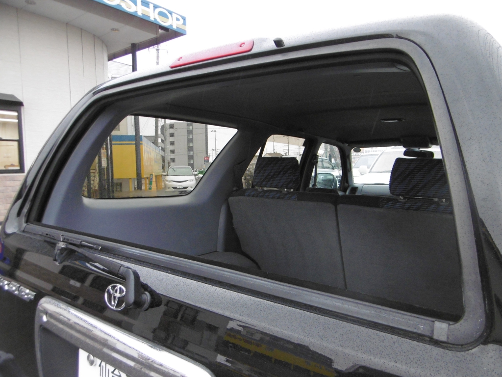 サーフといえばやっぱりリアガラスオートウィンドウですよね♪