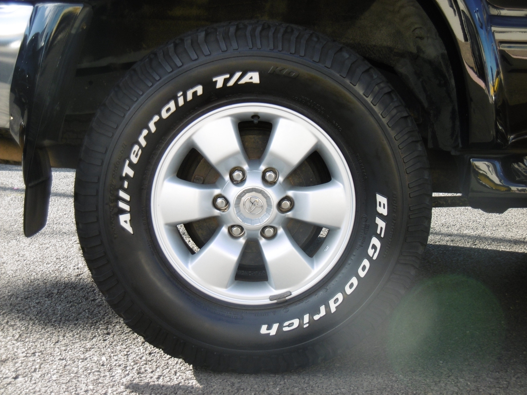 純正ホイールにＢＦグッドリッチの組み合わせも車体が引き締まります♪