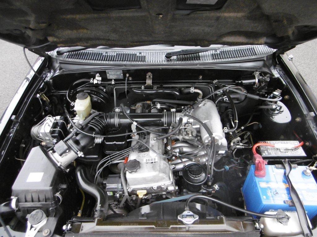 エンジンルームもピカピカに綺麗にしました！機関系も絶好調です！