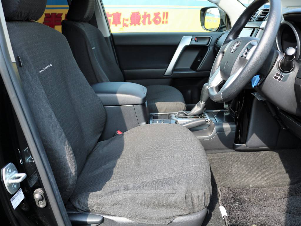 ディーラーオプションのシートカバー装着済みなので、シート本来のコンディションもキレイに保ってます★