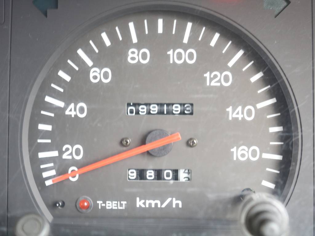 低走行の９万ｋｍ台！なかなかこの距離数の７８プラドは市場に出回ってないですよー★走行距離数で車のコンディション全ては計れませんが、やはり少ないと嬉しいですよね★