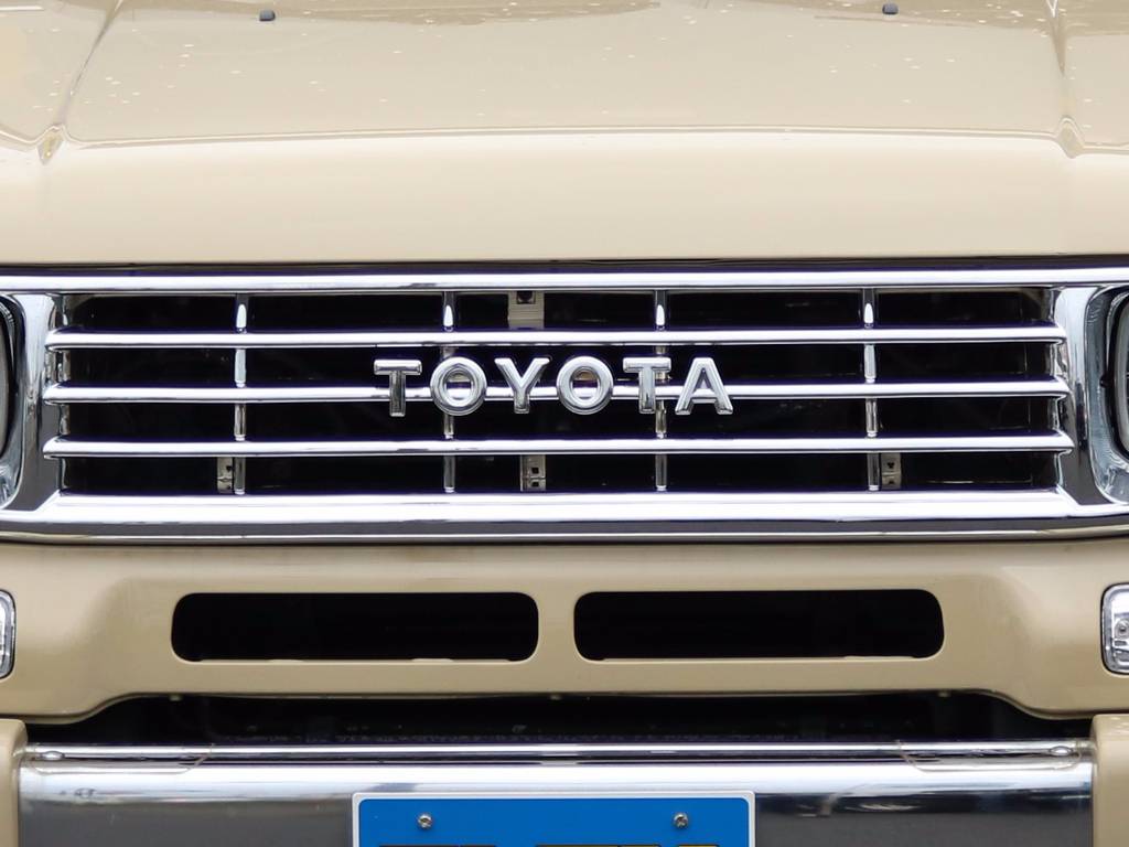 新品メッキグリル換装済み★英字のＴＯＹＯＴＡロゴがクラシック感を引き立ててます★