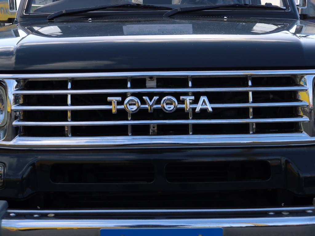 新品メッキグリルをご用意しました！そして人気のＴＯＹＯＴＡ英字ロゴ★