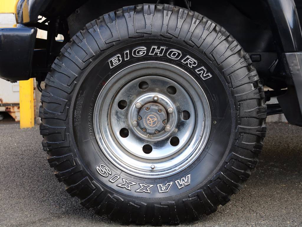 ＭＡＸＸＩＳ　ＢＩＧＨＯＲＮに１５インチホイールの組み合わせが抜群です！２インチリフトアップ済みですので、バランスも良く街乗りでもオフロードでもカッコいい仕上がりになってます♪