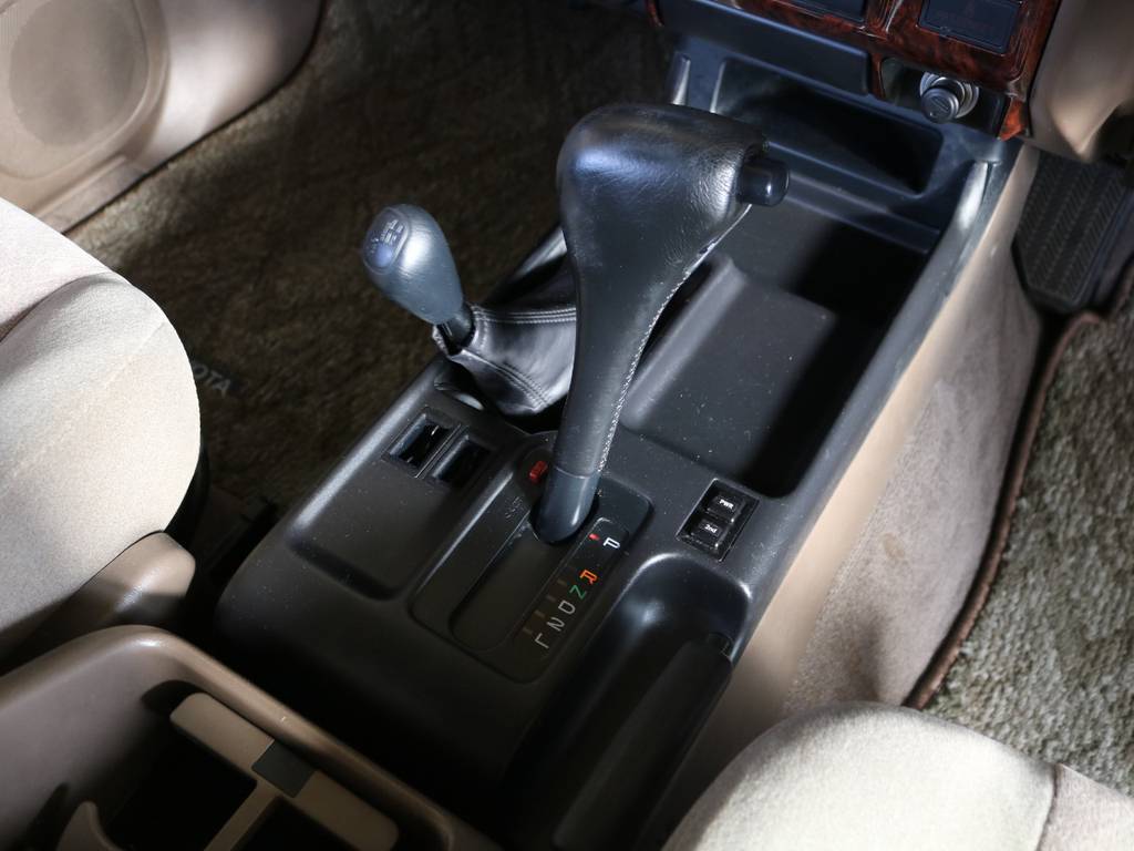 運転楽々のオートマ車♪マニュアルが苦手な方や、４ＷＤ初心者の方まできっとご満足いただける１台です♪全国の皆様からのお問合せお待ちしております♪