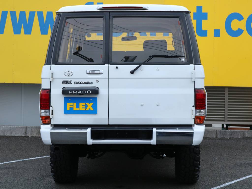 人気の背面レス仕様！リアゲートは観音開きですので狭い駐車場でもラクラク開閉できます♪