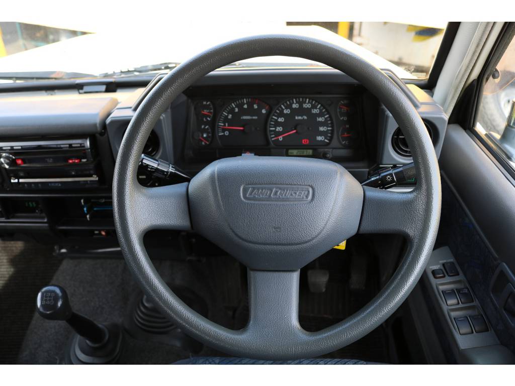 運転する際に一番手に触れるステアリングもキレイな状態を保っております！！