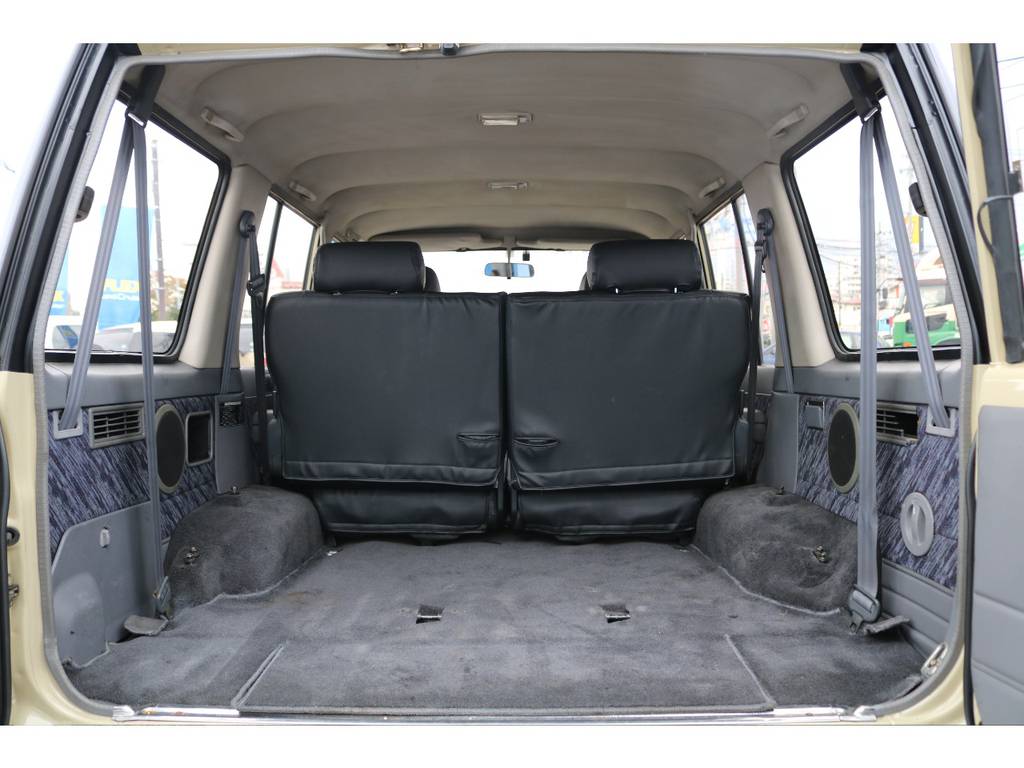 荷室も広々してます★１ナンバー登録の場合、年間の自動車税は￥１７，６００となります！実は普通乗用車の小型車より安いんですよ♪