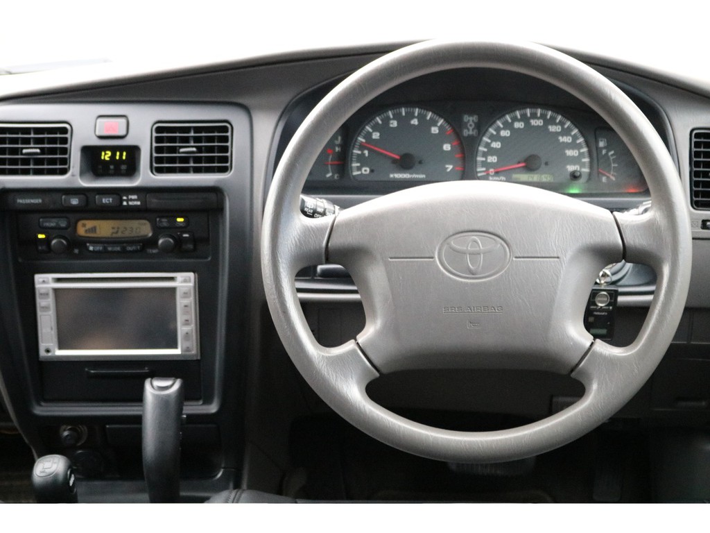 サーフはボディーが大きいし運転が難しそう…と思っている方も少なくないと思いますが、実際は目線も高く遠くまで見渡す事ができるので、思っていたより運転しやすい！という声もよく聞くぐらいです♪