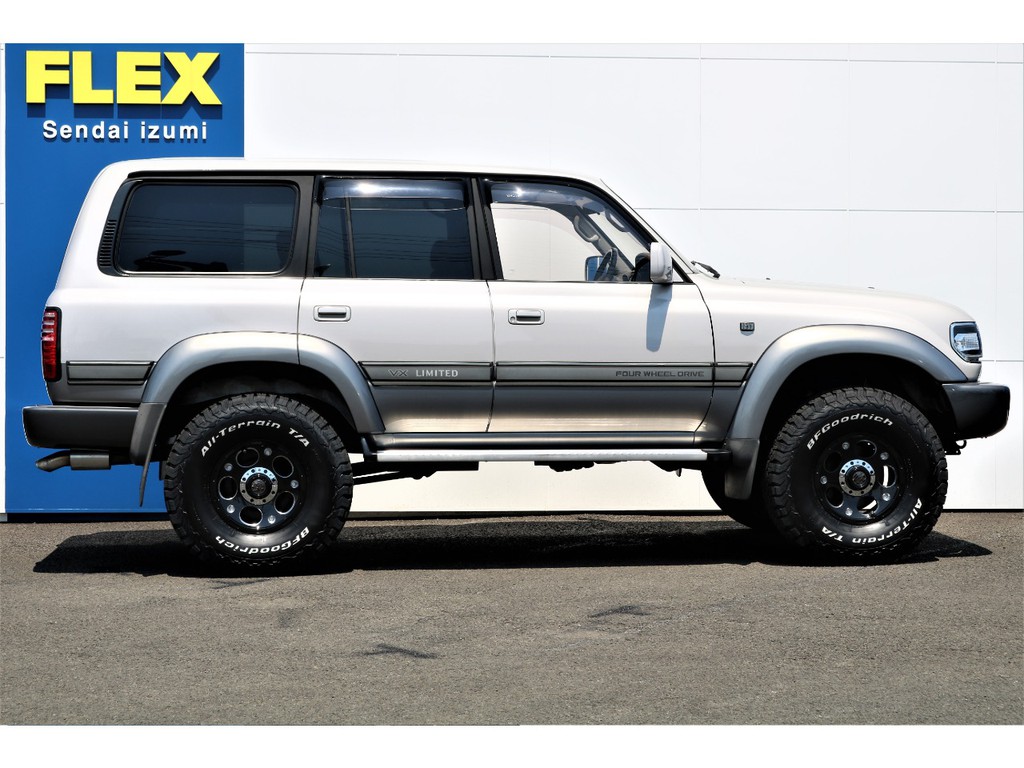 ランクルの代名詞的モデルといえば、やはりハチマルだと思う方も少なくないと思います！発売当初は「４駆のクラウン」と呼ばれる程の快適性＆豪華装備で、約９年間販売されたロングセラーモデルなのです♪