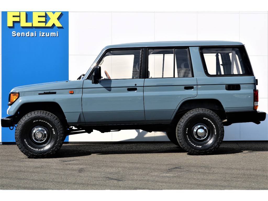 人気のナローボディーです！ザ・４ＷＤ的なオーバーフェンダー＆ワイドタイヤも良いですが、クラシックな仕様の車にはこのオーバーフェンダーが無い「ナローボディー」がとても似合います♪