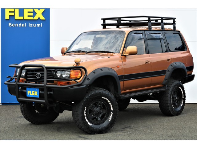 フルカスタム済みの８０新入庫です！４ＷＤらしいワイルドなカスタム盛り沢山の１台！ここまで仕上がっている車両はなかなか無いので、ぜひ最後までご覧ください♪