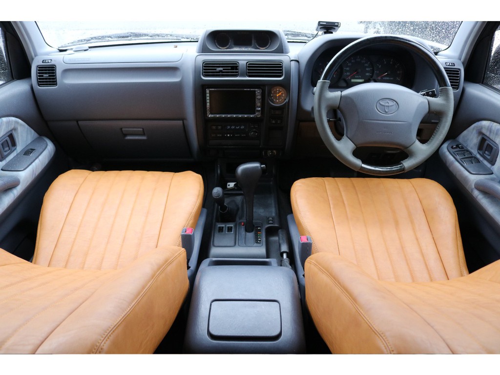 ＦＬＥＸグループは「すべての人に愛車を」をコンセプトに車種別に全国展開中！愛車と一緒に、ライフスタイルを充実させてもらいたいという思いで、ランクル仙台泉店では皆様のご要望になんでもお応えします♪