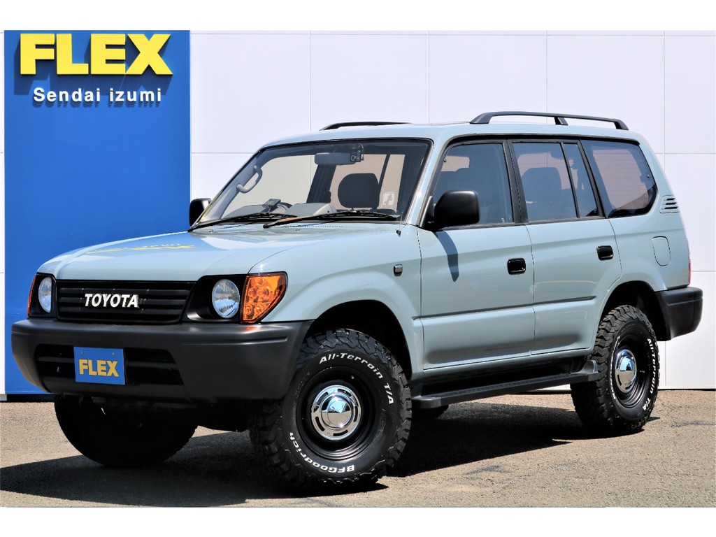 平成１１年式９５プラドの２７００ｃｃガソリンをベースに丸目クラシック制作しました！大人気のアンヴィルグレーＮＥＷペイント、丸目＆ナロー換装、とオシャレに仕上がっておりますのでぜひご覧ください♪