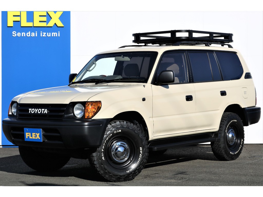 平成１３年式９５プラドの３４００ｃｃガソリンをベースに製作された丸目クラシックカスタム車！大人気のサンドベージュペイント済、丸目＆ナロー換装済と出来上がり済でオシャレにカッコ良く仕上がっております♪