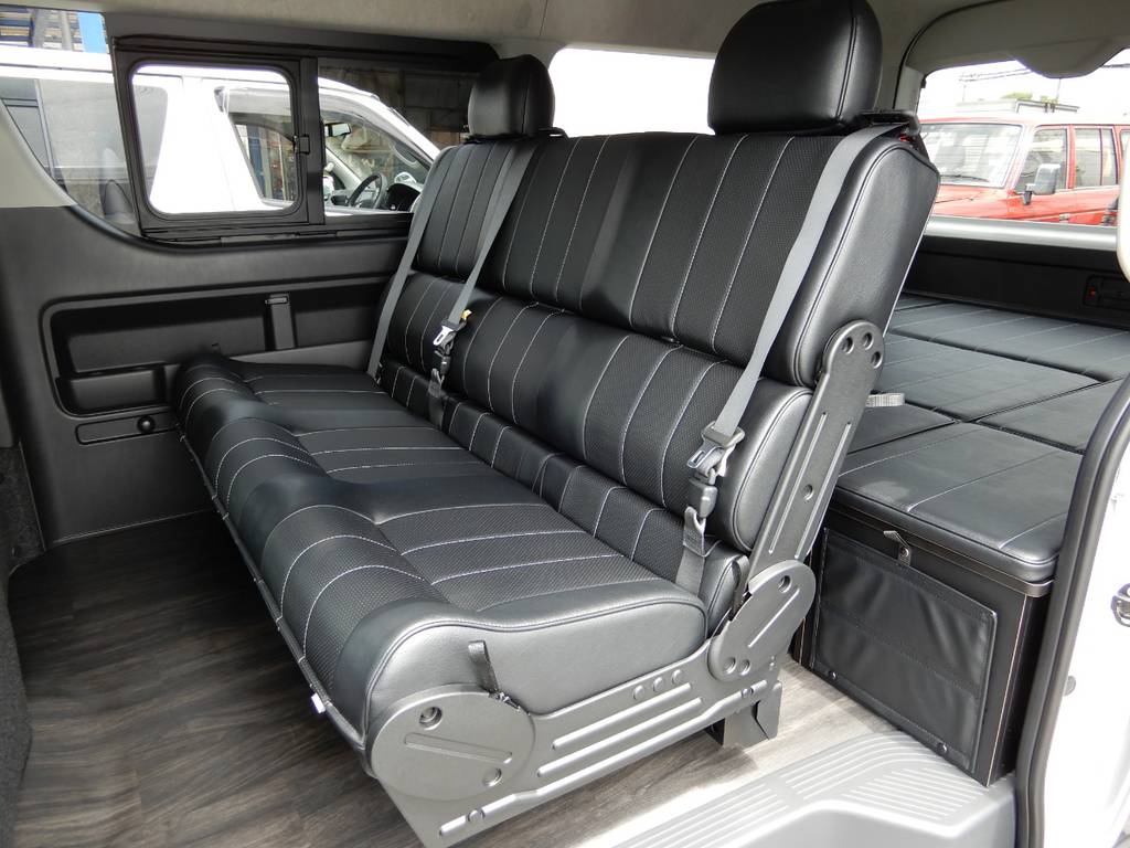 ３点式シートベルト内蔵のｉ－ｓｅａｔＲＥＶＯ！１４００幅・成型クッション♪