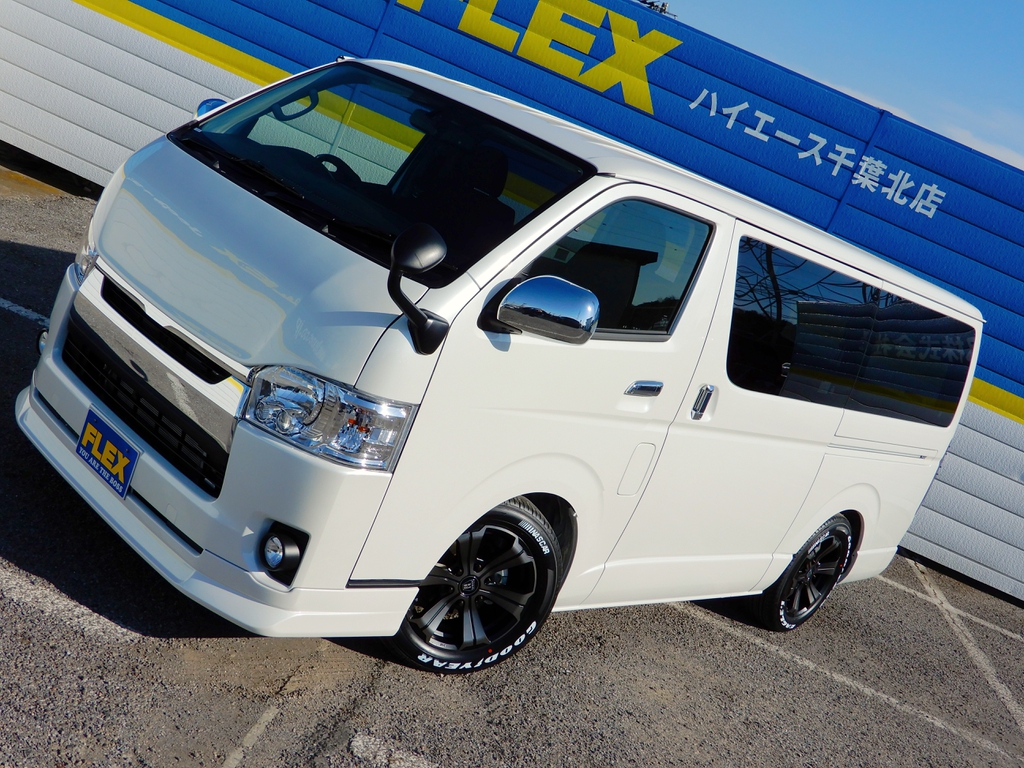 内外装ライトカスタム済みで使い勝手の良いお車が入庫致しました♪