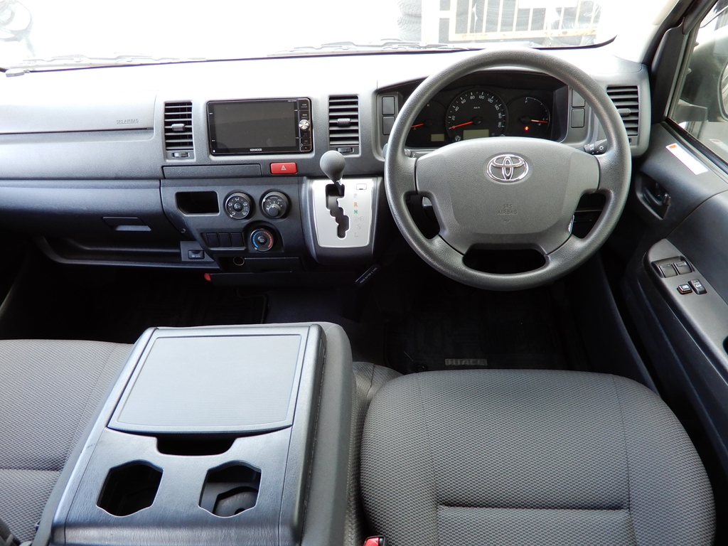 内外装綺麗な４型ディーゼル４ＷＤ！