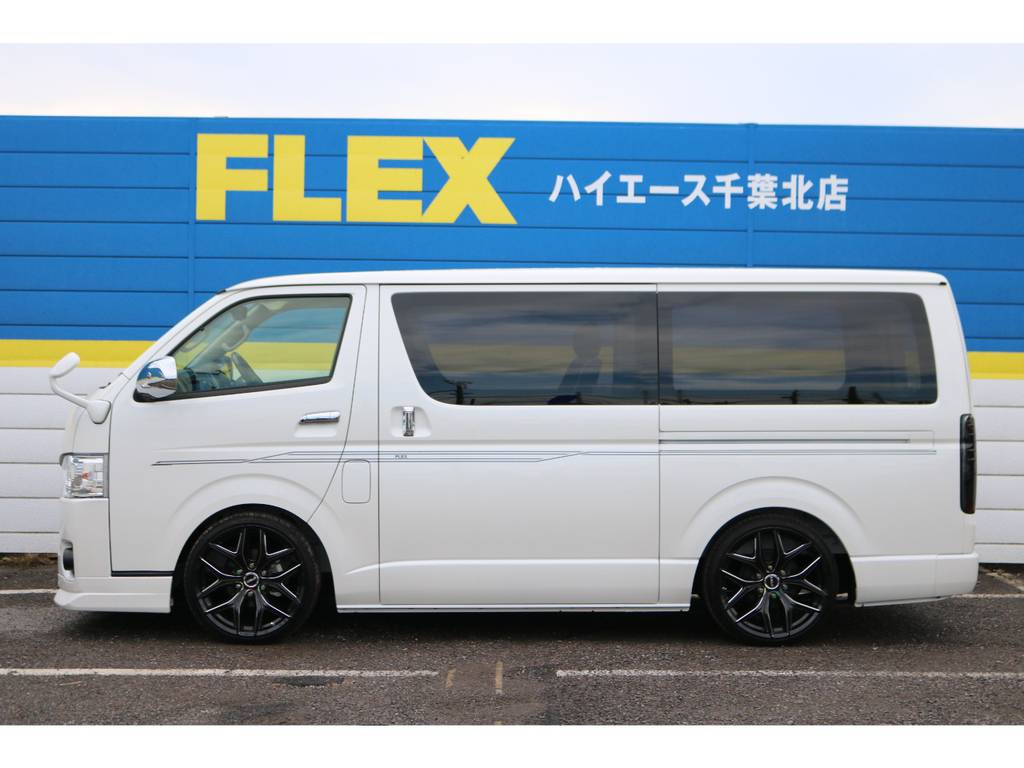 車高は、見た目とアルミのバランスの良い２.５インチ（６５mm）ローダウン済みです！