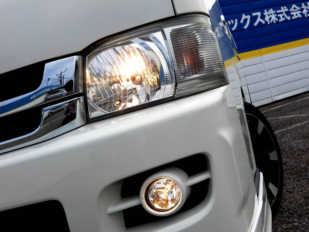 常時７０台以上のハイエース在庫数、フレックス株式会社ハイエース千葉北店！
