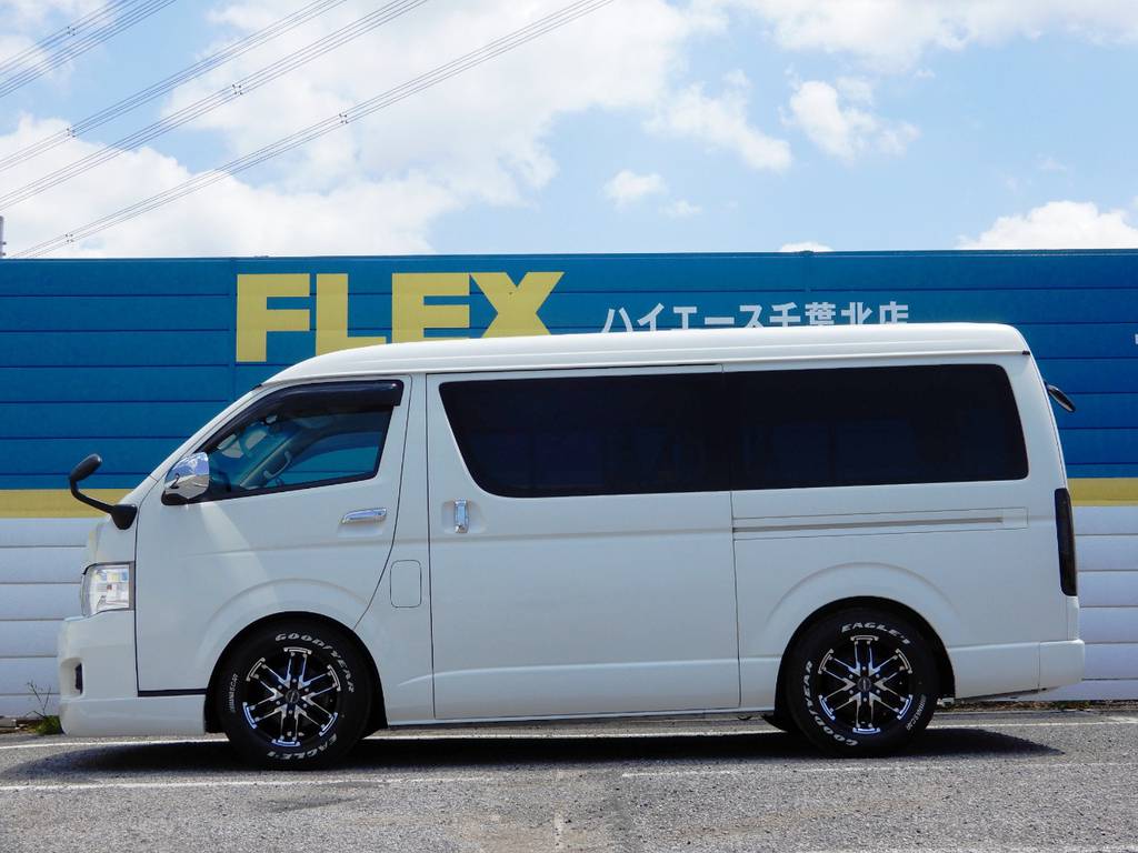 常時７０台以上のハイエース在庫数、フレックス株式会社ハイエース千葉北店！