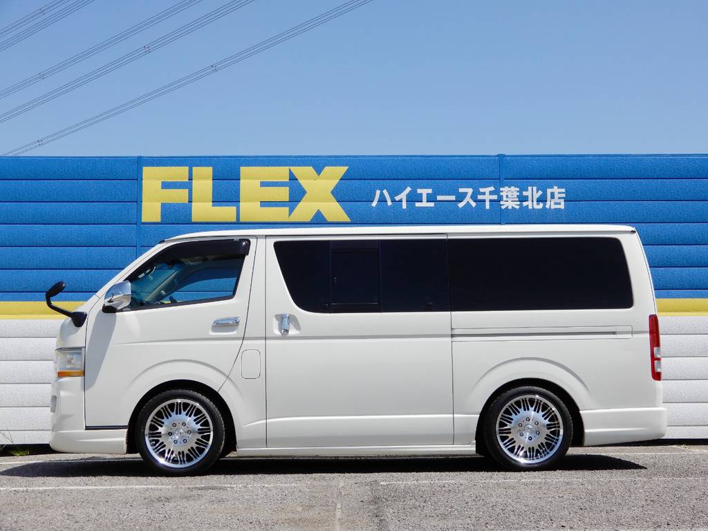 常時７０台以上のハイエース在庫数、フレックス株式会社ハイエース千葉北店！