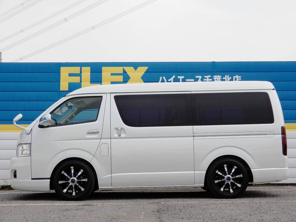 常時７０台以上のハイエース在庫数、フレックス株式会社ハイエース千葉北店！