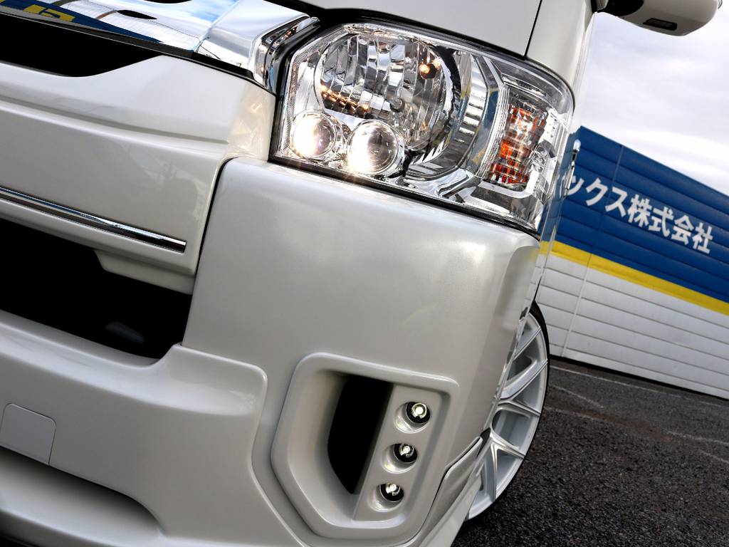 メーカーオプション　ＬＥＤヘッドライト！