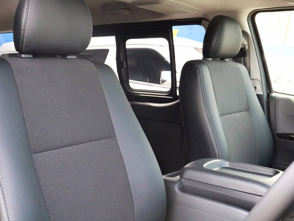 運転席シート、ハーフレザー！