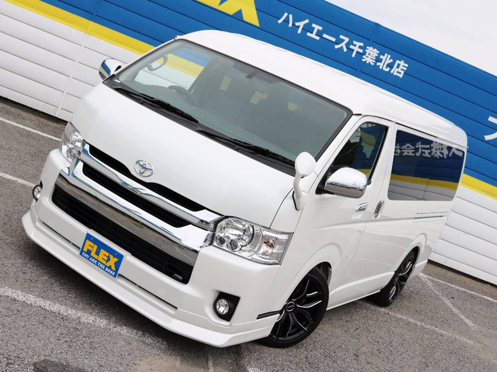 内外装をライトに仕上げたお車が入庫致しました♪