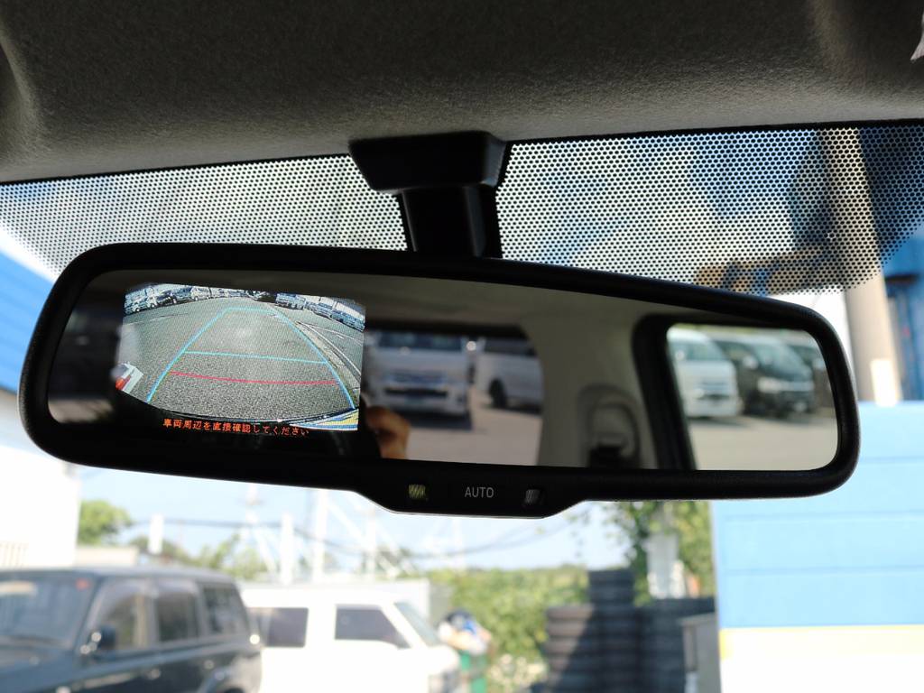 メーカーオプション　バックモニター内蔵自動防眩インナーミラー！