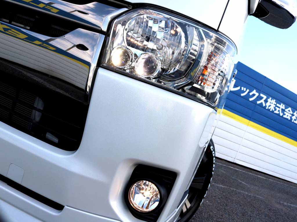 ＬＥＤヘッドライトを標準装備！