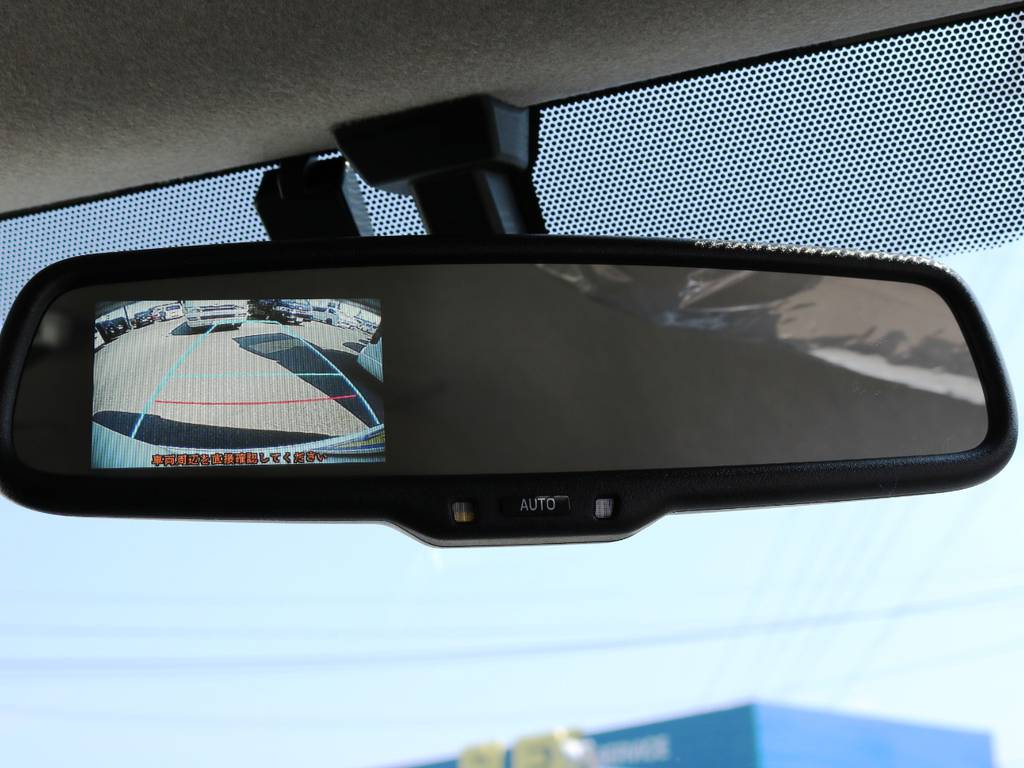 メーカーオプション　純正バックカメラ＋バックモニター内蔵自動防眩インナーミラー！