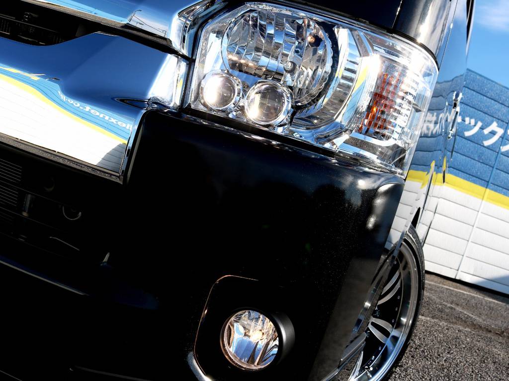 メーカーオプション　ＬＥＤヘッドライト！
