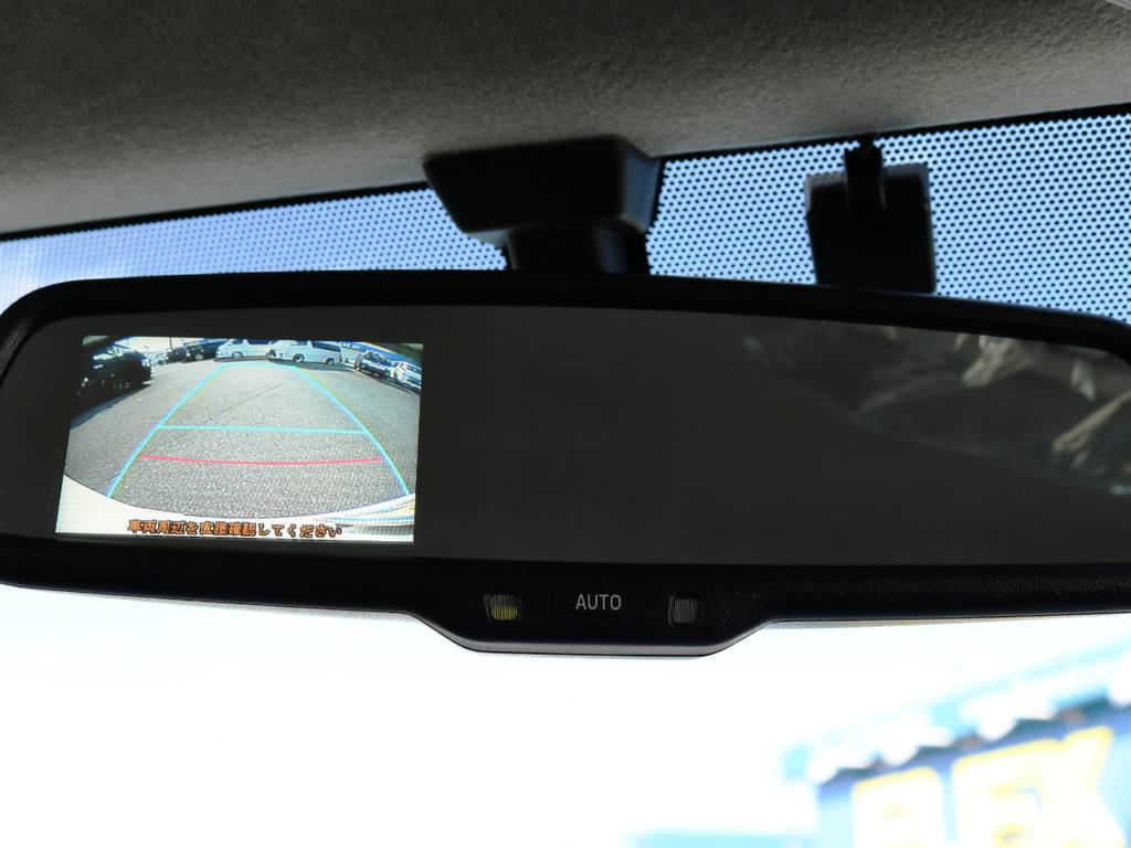 メーカーオプション　純正バックカメラ＋バックモニター内蔵自動防眩インナーミラー！