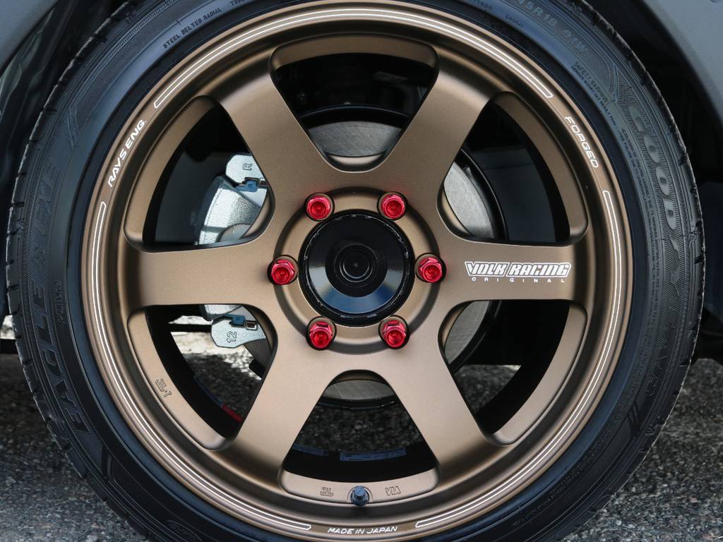 ＲＡＹＳ　ＶＯＬＫＲＡＣＩＮＧ　ＴＥ３７ＳＢ　１８インチアルミホイール！