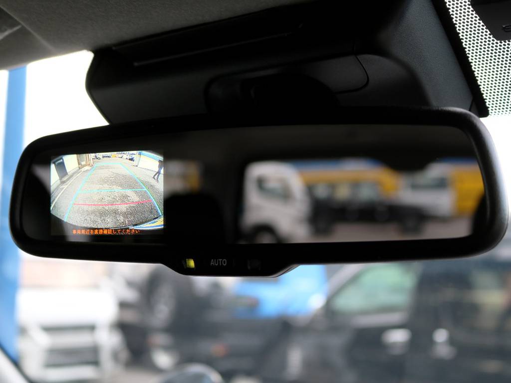 メーカーオプション　純正バックカメラ＋自動防眩インナーミラー！