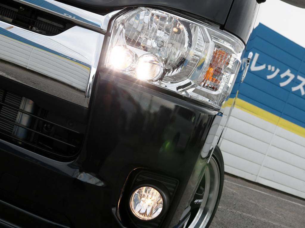メーカーオプション　ＬＥＤヘッドライト！