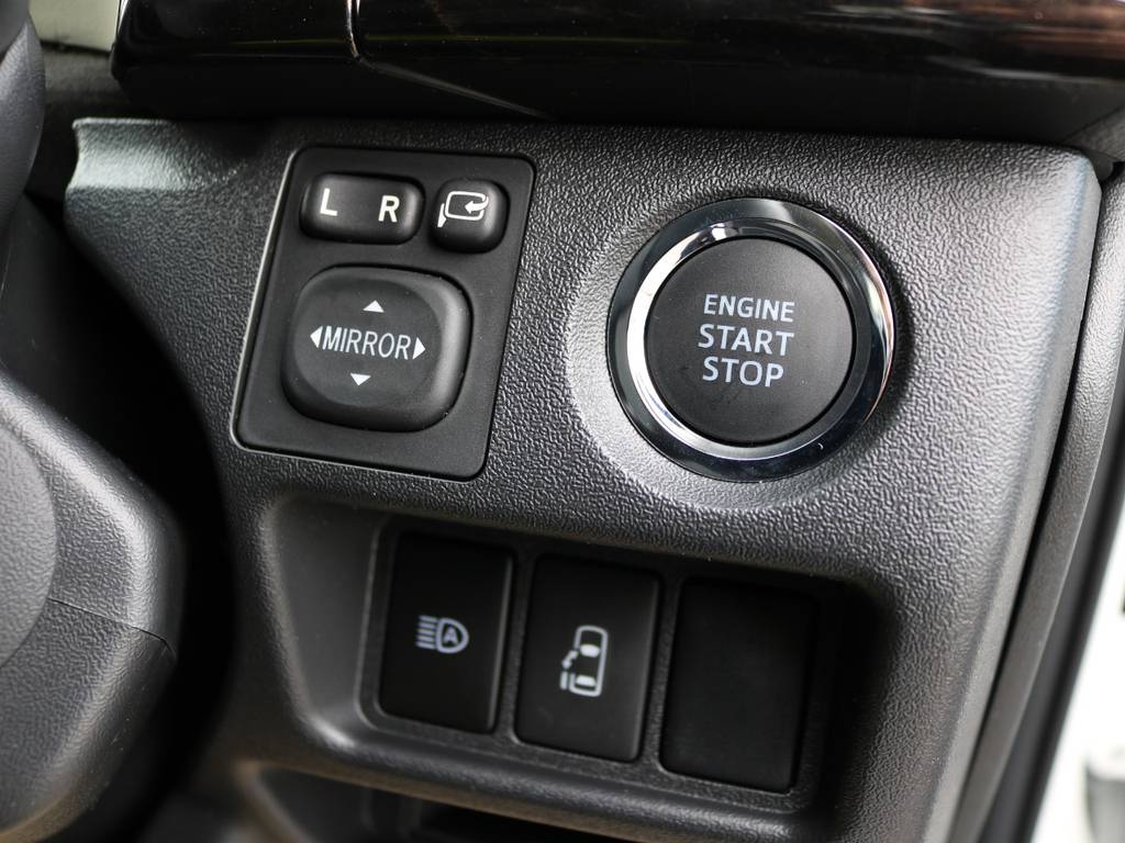 メーカーオプション　プッシュスタートシステム！新型からオートマチックハイビームを完備しております♪