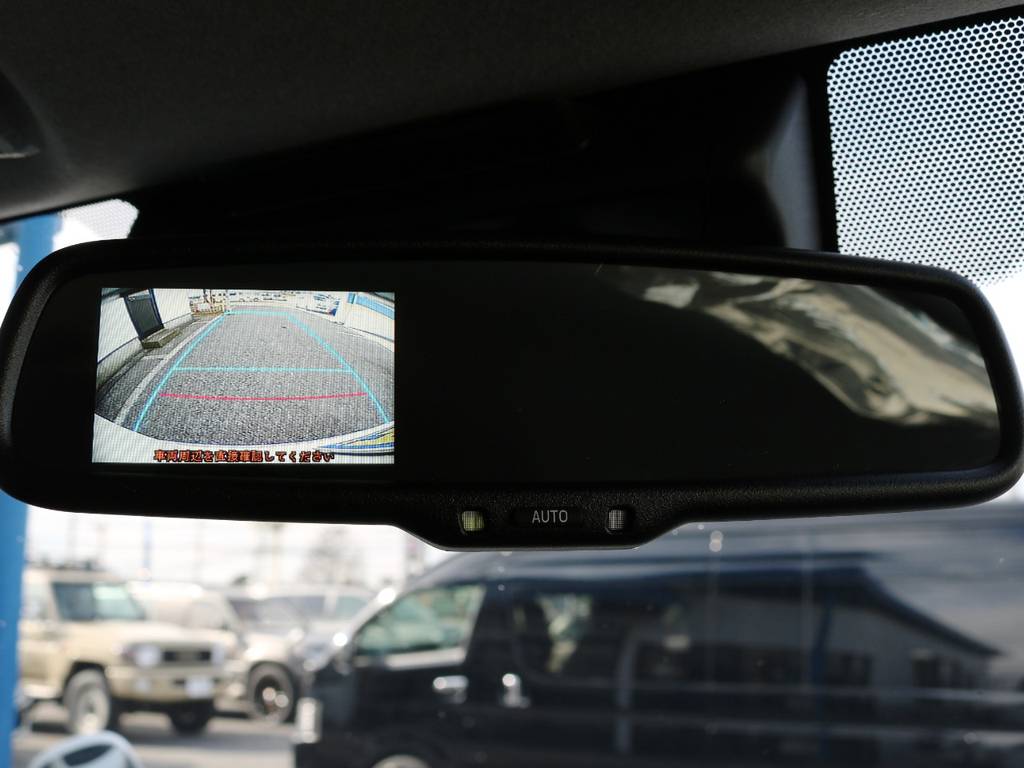メーカーオプション　純正バックカメラ＋バックモニター内蔵自動防眩インナーミラー！