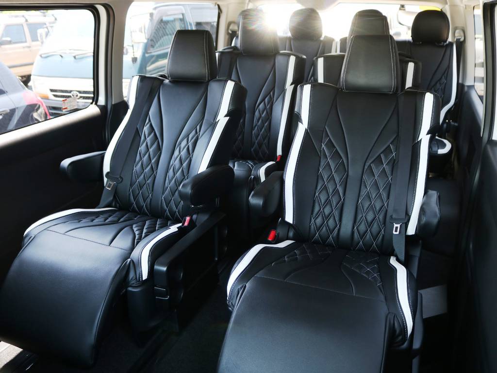特別架装車ファインテックツアラー！キャプテンシート付きの１０人乗り♪