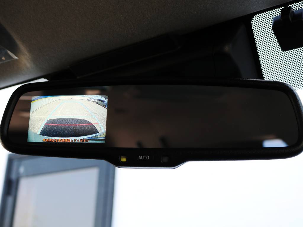 メーカーオプション　純正バックカメラ＋バックモニター内蔵自動防眩インナーミラー！