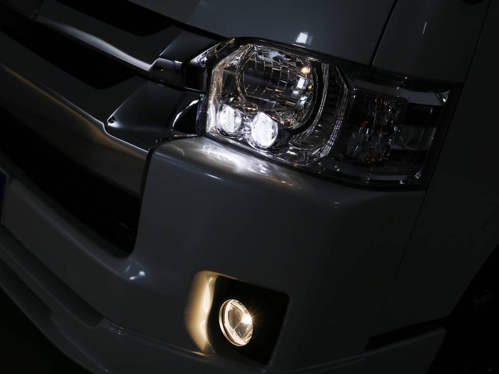 メーカーオプション　ＬＥＤヘッドライト♪