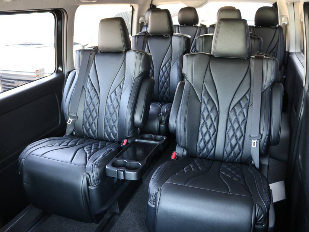 特別架装車ファインテックツアラー！キャプテンシート付きの１０人乗り♪