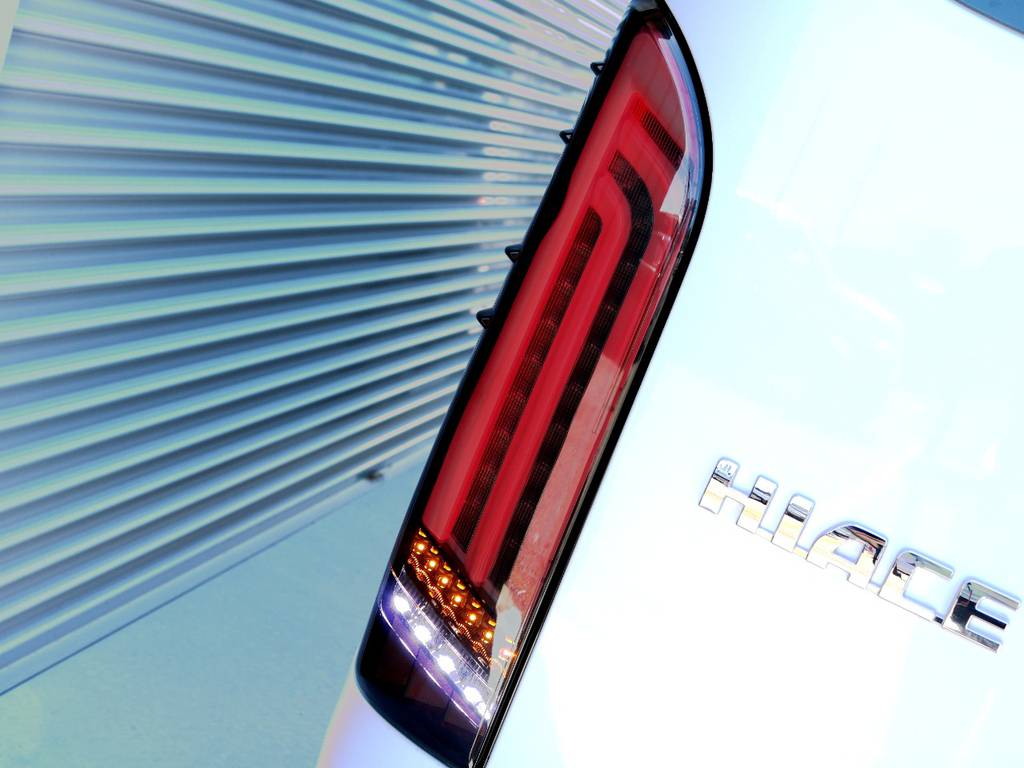 ヴァレンティ　ＬＥＤテールランプ　ＲＥＶＯ！