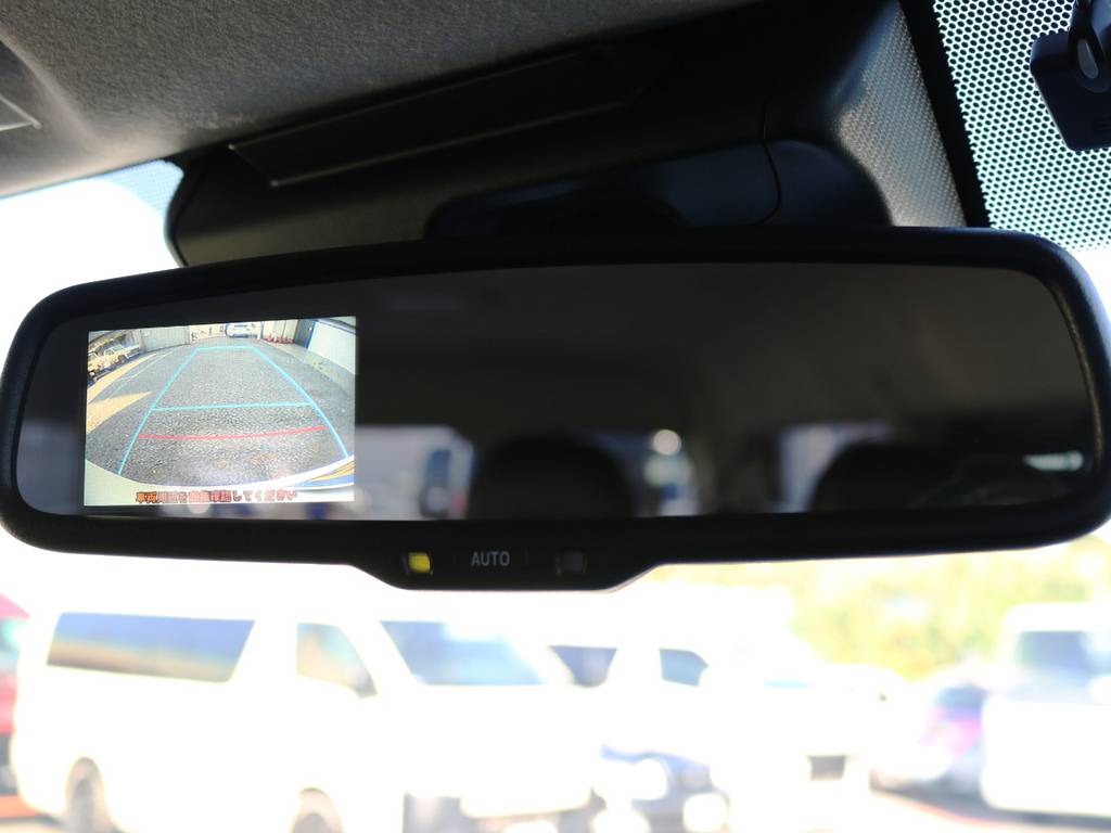 メーカーオプション　純正バックカメラ＋バックモニター内蔵自動防眩インナーミラー！