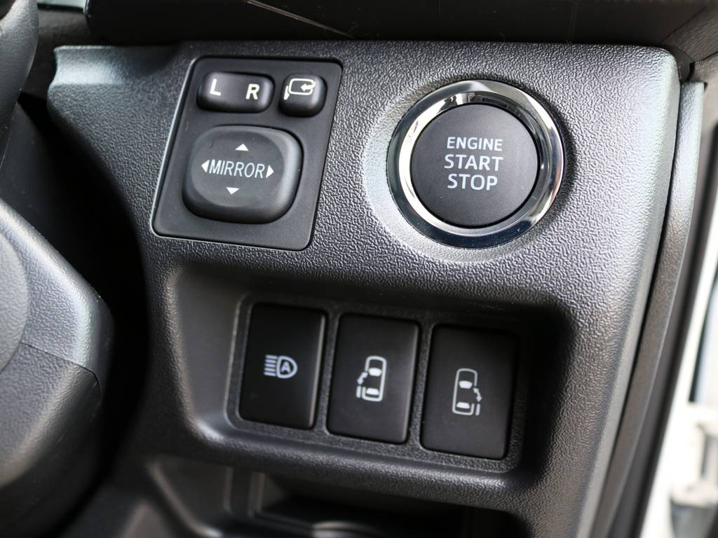 プッシュスタートシステム標準装備！メーカーオプション両側パワースライドドア付き♪