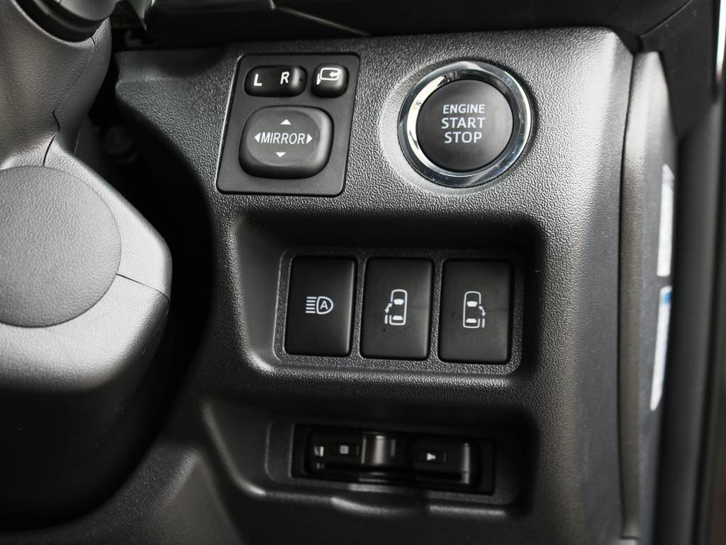 メーカーオプション　プッシュスタートシステム＋パワースライドドア！