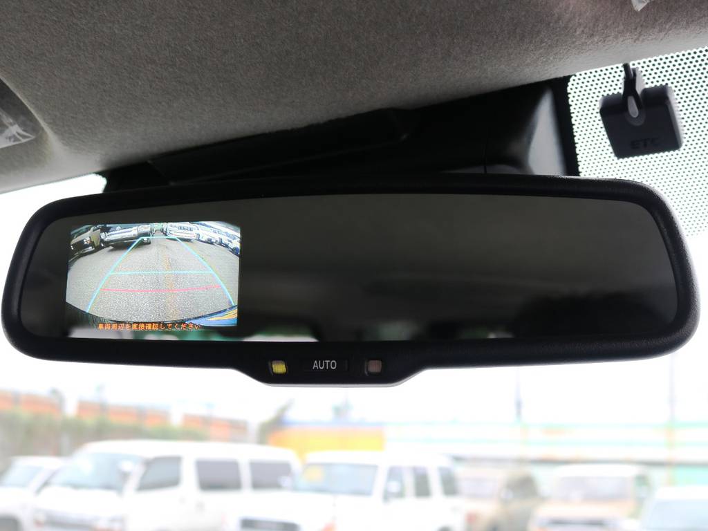 メーカーオプション　純正バックカメラ＋バックモニター内蔵自動防眩インナーミラー！